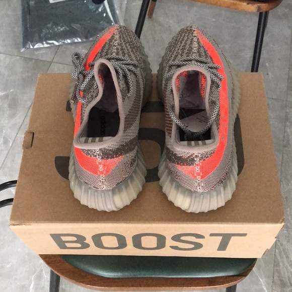 Yeezy Boost 350 V2 - Picture 6 of 6